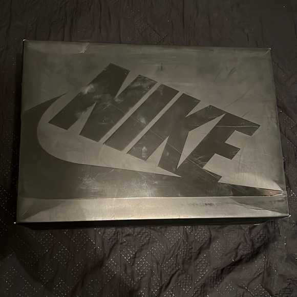 Nike Air Foamposite with og box and extra custom laces, size 10.5 - Picture 9 of 10